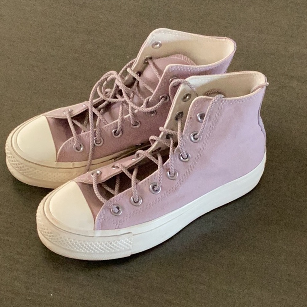 Converse ladies Hi Top Canvas Sneakers purple/white